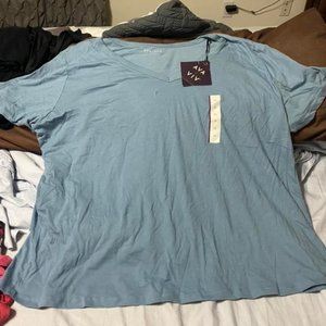 Ava & Viv Vneck top  3X new with tags. loose fit top.
